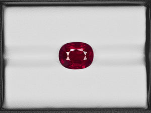 8801183-oval-velvety-pigeon-blood-red-grs-mozambique-natural-ruby-4.21-ct