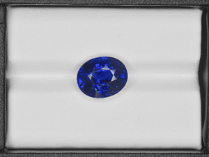 8801188-oval-deep-royal-blue-grs-sri-lanka-natural-blue-sapphire-7.04-ct