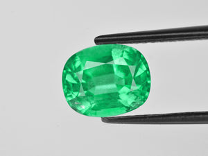 8801281-oval-fiery-vivid-intense-green-grs-ethiopia-natural-emerald-3.56-ct