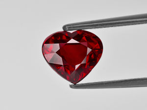8801383-heart-fiery-intense-pigeon-blood-red-grs-mozambique-natural-ruby-4.02-ct