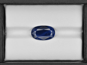 8801700-oval-deep-blue-grs-kashmir-natural-blue-sapphire-3.78-ct