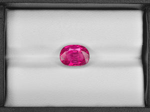 8801772-oval-fiery-vivid-pink-red-gii-burma-natural-ruby-3.46-ct