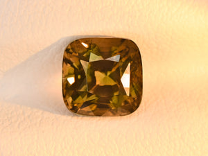 8801953-cushion-fiery-rich-yellowish-green-changing-to-brownish-red-igi-madagascar-natural-alexandrite-2.05-ct