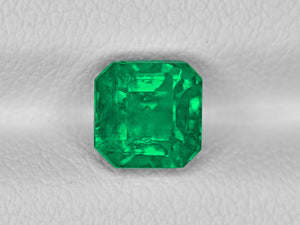 8801966-octagonal-fiery-rich-green-grs-colombia-natural-emerald-1.47-ct