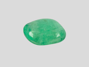 8802068-cabochon-lively-intense-green-russia-natural-emerald-13.67-ct