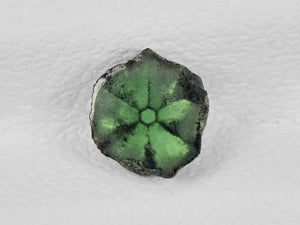 8802139-cabochon-green-with-black-spokes-igi-colombia-natural-trapiche-emerald-0.58-ct