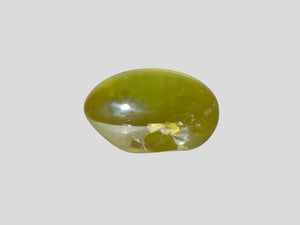 8802533-cabochon-deep-yellowish-green-igi-india-natural-chrysoberyl-cat's-eye-3.55-ct