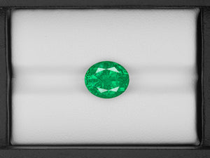 8802918-oval-fiery-vivid-intense-green-igi-zambia-natural-emerald-3.39-ct
