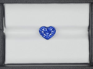 8803104-heart-vivid-cornflower-blue-gia-grs-sri-lanka-natural-blue-sapphire-3.27-ct