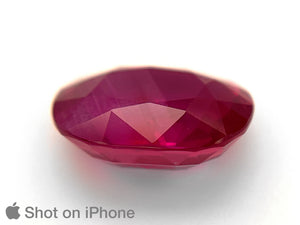 8803195-oval-rich-intense-red-with-a-slight-pinkish-hue-grs-mozambique-natural-ruby-4.06-ct