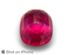 8803195-oval-rich-intense-red-with-a-slight-pinkish-hue-grs-mozambique-natural-ruby-4.06-ct