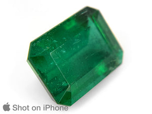 8803197-octagonal-intense-royal-green-grs-zambia-natural-emerald-4.25-ct